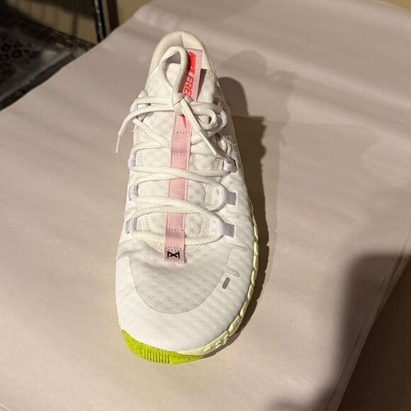 Nike Free Metcon 5” Barely Volt/Pink Foam Sneakers Women’s Sz 12 NWOB - Picture 8 of 9